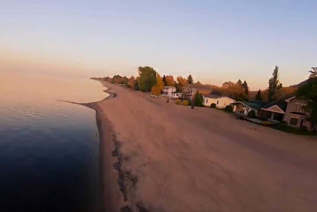 Maison Sur Le Lac Desbiens エクステリア 写真